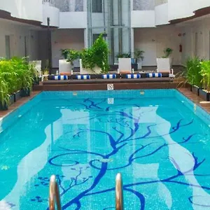 https://in-fashion-hotel-boutique.allrivieramayahotels.com